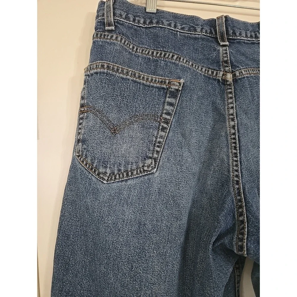 Levi's 550‎ Men's Blue Denim Shorts Distressed Relaxed Fit Size 36